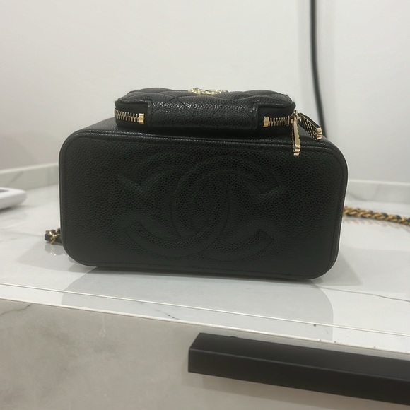 Chanel vanity bag - Picture 4 of 7